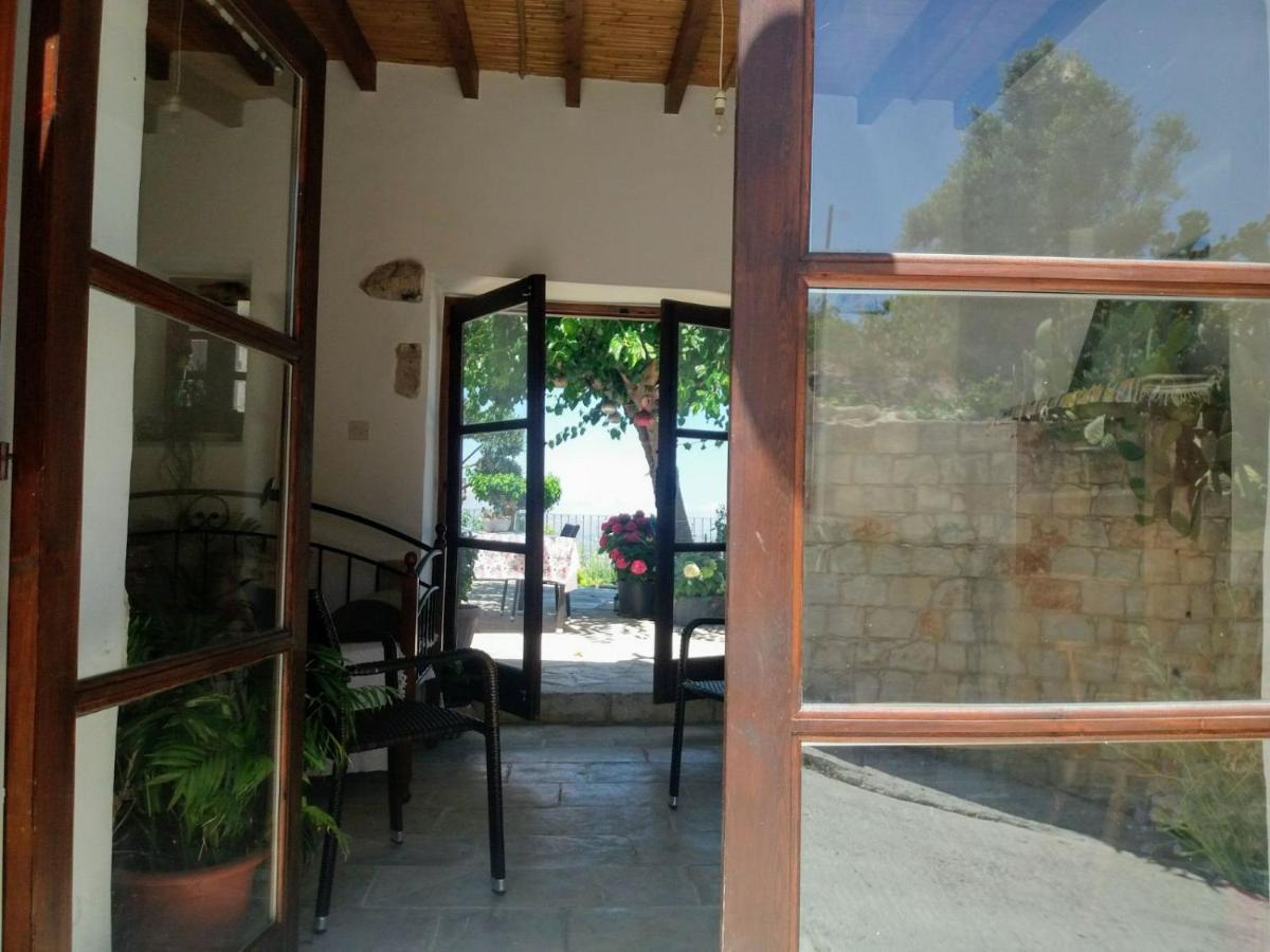 Fyti Georgia'S House Bed & Breakfast エクステリア 写真